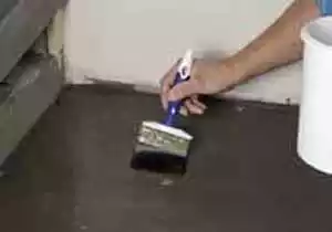 Keraprimer på golv och vägg