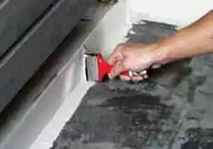 Keramix i golv-väggvinkeln